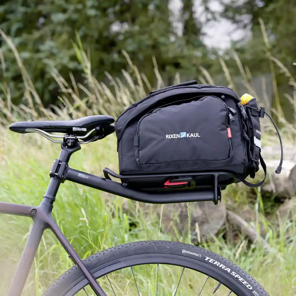 KLICKfix Rackpack 1 Gepäckträgertasche mit KLICKfix Rackpack Kupplung schwarz